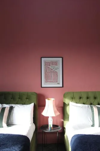 Hen and Stag Pad, Large Group Accom Digbeth Sleeps 24 photo 3