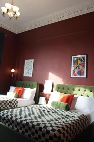 Hen and Stag Pad, Large Group Accom Digbeth Sleeps 24 photo 4