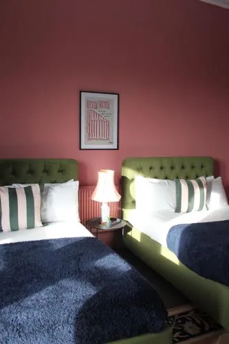 Hen and Stag Pad, Large Group Accom Digbeth Sleeps 24 photo 7