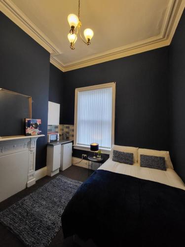 Hen and Stag Pad, Large Group Accom Digbeth Sleeps 24 photo 29