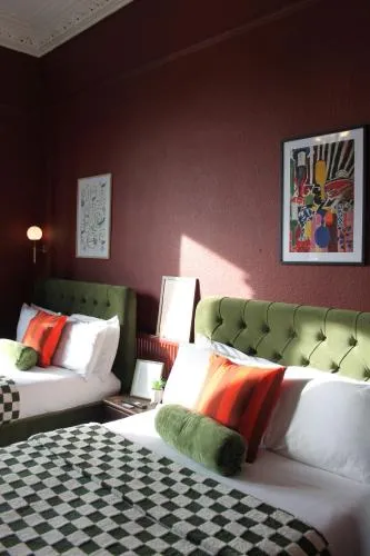 Hen and Stag Pad, Large Group Accom Digbeth Sleeps 24 photo 12