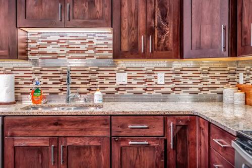 Η κουζίνα ή μικρή κουζίνα στο 2 BR La Crosse 2 Blocks to La Crosse Center