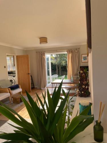 Galería fotográfica de Palms - spacious, 3 bedroom, pet friendly, family holiday home en Manorbier