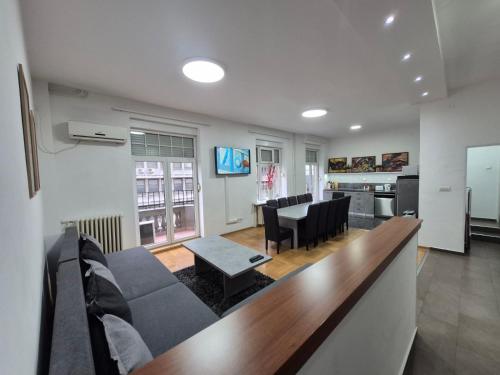 Authentic Belgrade Centre Apartment #2, Four Bedrooms, One full Bathroom, One Toilet