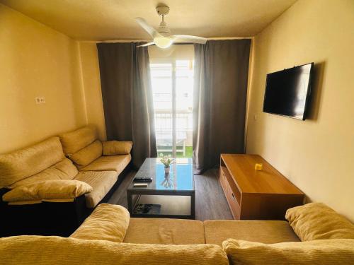 Apartamento en última planta 4 recien reformado en Playa La Colonia con Ascensor