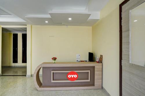 Lobby/Rezeption in der Unterkunft Hotel O MT Stays 1