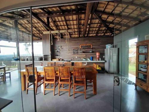 Foto sihtkohas Itaguara asuva majutusasutuse JAR. Casa com vista e piscina com borda infinita galeriist