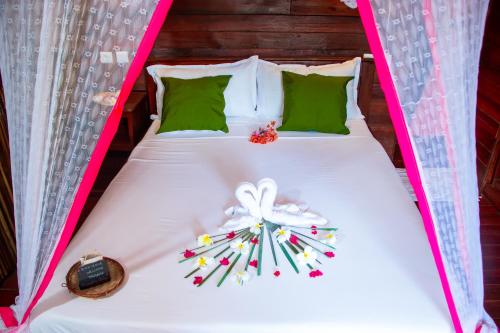 Gallery image of Ampazôny Oasis Lodge in Mahajanga