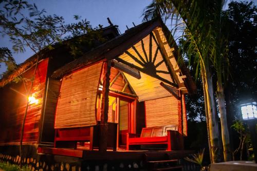 Gallery image of Ampazôny Oasis Lodge in Mahajanga