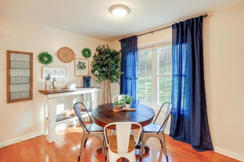 Gambar di galeri bagi Virginia Escape with Patio and Fire Pit, Near Hiking! di Wytheville