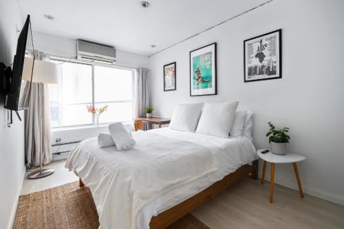 Gambar di galeri bagi Chinatown Essential 2 Bedroom 900 square feet di New York
