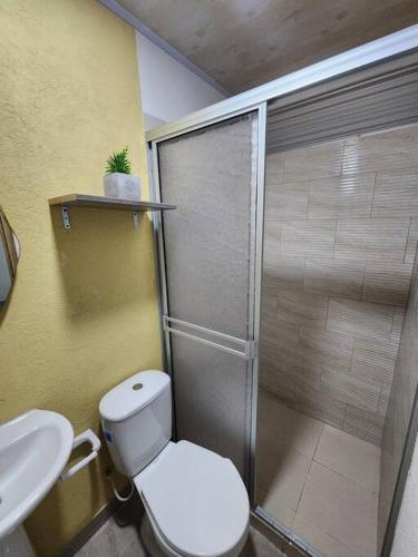 Ένα μπάνιο στο Tu hogar en el Eje Cafetero