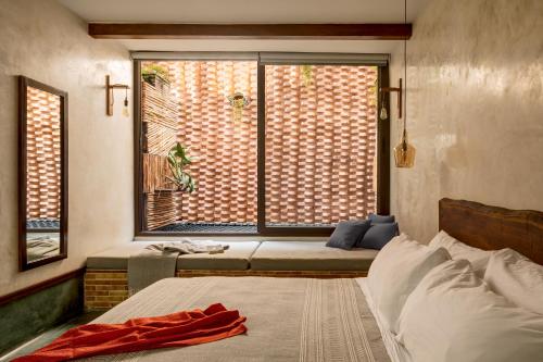 Fantastic 6BR Luxury Penthouse Villa 12ppl Rooftop Pool & Bathtubにあるベッド