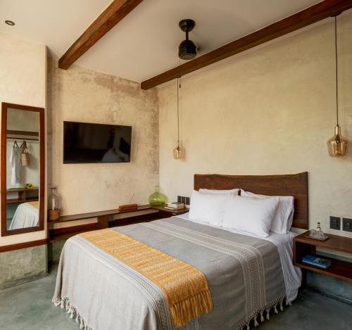 Fantastic 6BR Luxury Penthouse Villa 12ppl Rooftop Pool & Bathtubにあるベッド