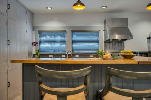 Una cocina o zona de cocina en Craftsman Inn