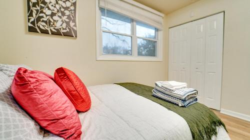 Ένα ή περισσότερα κρεβάτια σε δωμάτιο στο Gorgeous 5BR & 3BA Spacious Home 2 minutes from MGM