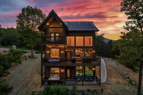 New Explorer's Hideaway,Mtn View, Firepit,Upscale photo 1