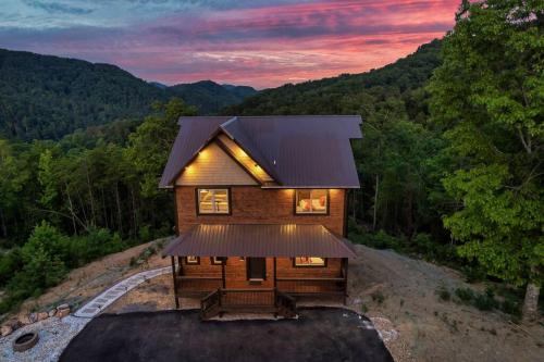 New Explorer's Hideaway,Mtn View, Firepit,Upscale photo 11