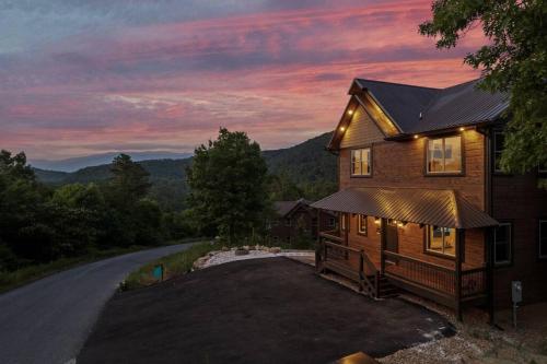 New Explorer's Hideaway,Mtn View, Firepit,Upscale photo 72