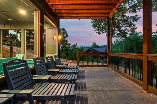 New Explorer's Hideaway,Mtn View, Firepit,Upscale photo 85