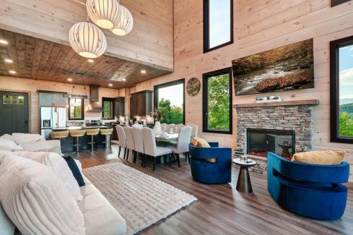 New Explorer's Hideaway,Mtn View, Firepit,Upscale photo 100