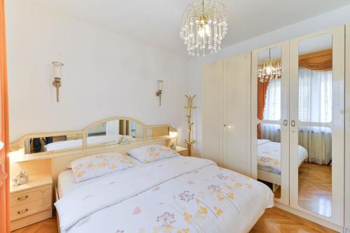 Family-friendly apartments with swimming pool Zadar - 23646
