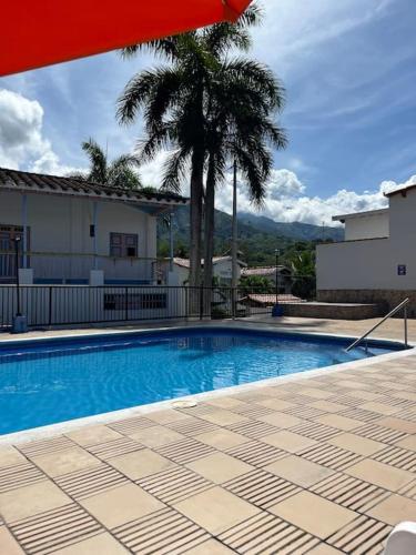 Piscina a La Trini o a prop