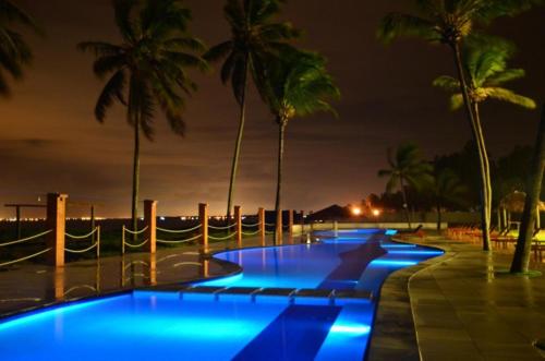 בריכת השחייה שנמצאת ב-Costa Brava Praia Hotel או באזור