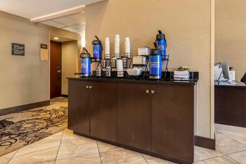 Принадлежности для чая и кофе в Best Western New Albany