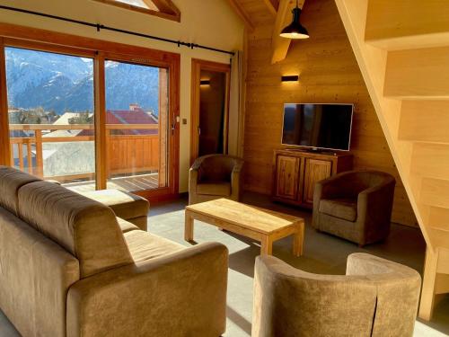 Grand appartement lumineux, 10 pers, animaux admis, 250m des pistes