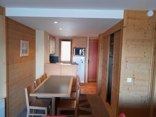 Appartement moderne - Proche pistes et commerces - 6 pers. - FR-1-181-2851