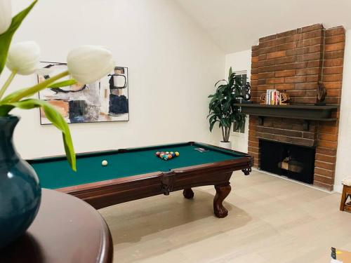 Gallery image of Bright, Stylish 4BD Modern House with Private Pool in Los Angeles