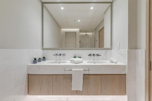 Luxury Palm Tower Studio Apartments with Pool and Fantastic Sea View photo 3
