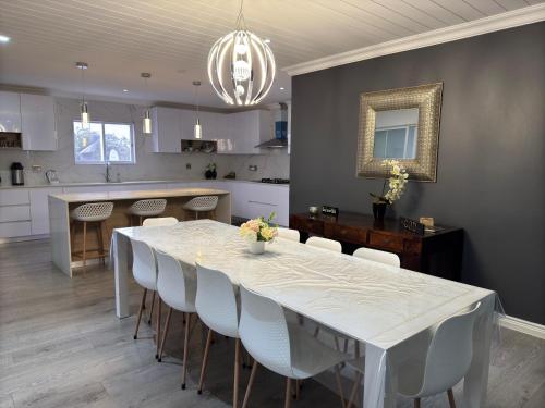 Η κουζίνα ή μικρή κουζίνα στο Beth El Guesthouse