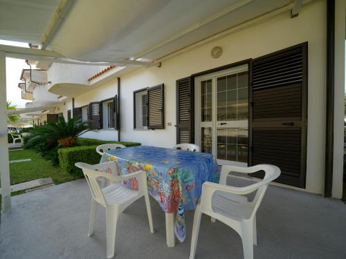 Balkoni atau teres di Rosy Hotel Residence