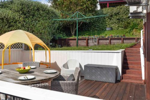 Balkón nebo terasa v ubytování Onemana Retreat - Self-contained unit with Hot Tub