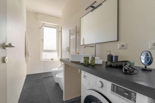 Vibrant Navigli block Apt with AirCondition Porta Genova M2
