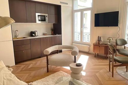 4P 1BR - Fully Renovated with AC - Champs-Elysées