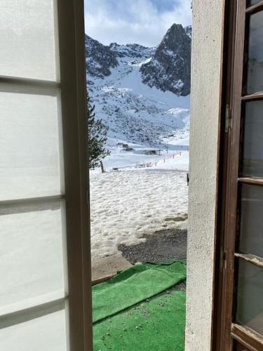 Photo de la galerie de l'établissement Appartement 6 pers, pieds des pistes, garage, à Bagnères-de-Bigorre