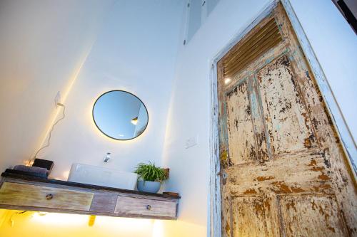 Φωτογραφία από το άλμπουμ του Roundabout σε Hikkaduwa