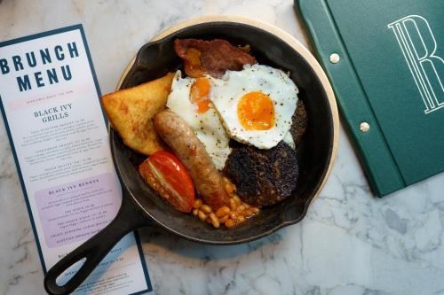 Mad på hotellet eller i nærheden