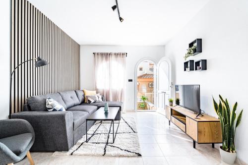 Renovated Townhouse - Rooftop, Garden & Stunning Views