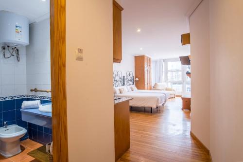 Ένα μπάνιο στο Apartamentos Alda Porta do Sol
