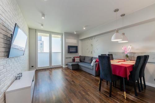 PANORAMA Downtown Apartment by PinPoint