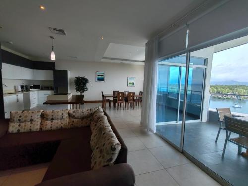 Posezení v ubytování Puerto Azul Residences