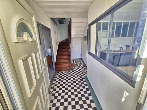 Photo de la galerie de l'établissement 729-Maison de pecheur a 150m de la plage, à Plouhinec