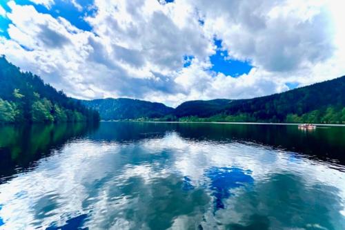 Close to the Lake !!!