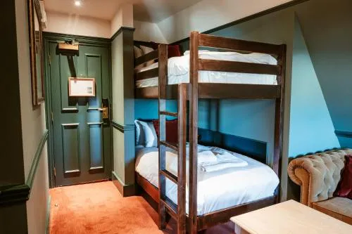 Hand & Flower photo 132