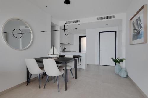 SUNSET CLIFFS mediterranean style apartment