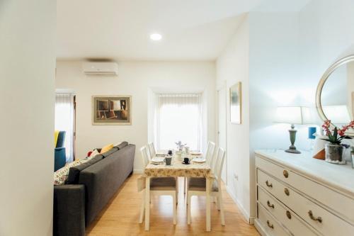 Bright Renovated Full of Natural Light 2BR 2BA